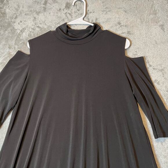 Clara Sun Woo Sz Medium Black Stretch Cold Shoulder Sharkbite Hem Tunic Top - Picture 2 of 6